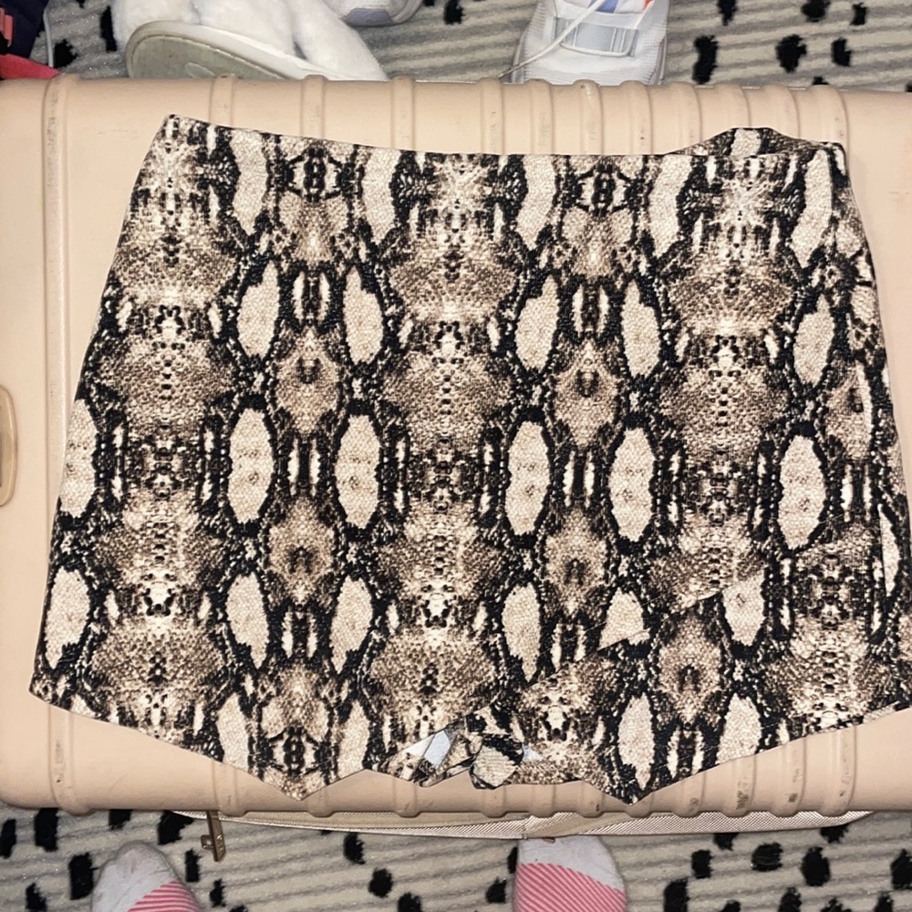 Snake print  cotton medium skort never worn